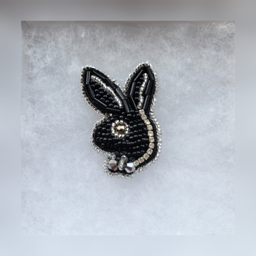 Playboy bunny brooch/pin